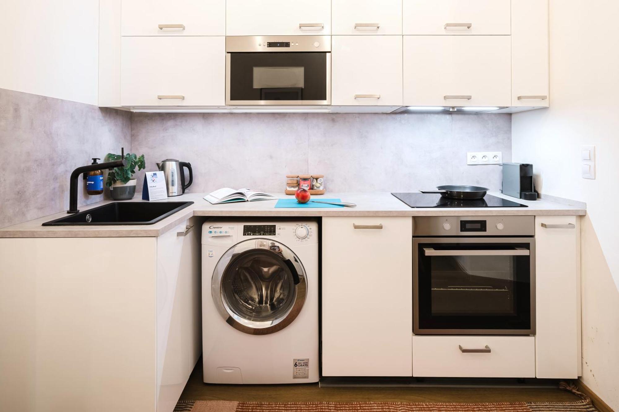 Apartamento Days - Sunlit 1bdr - Netflix - Yet Quiet - New Town Praga