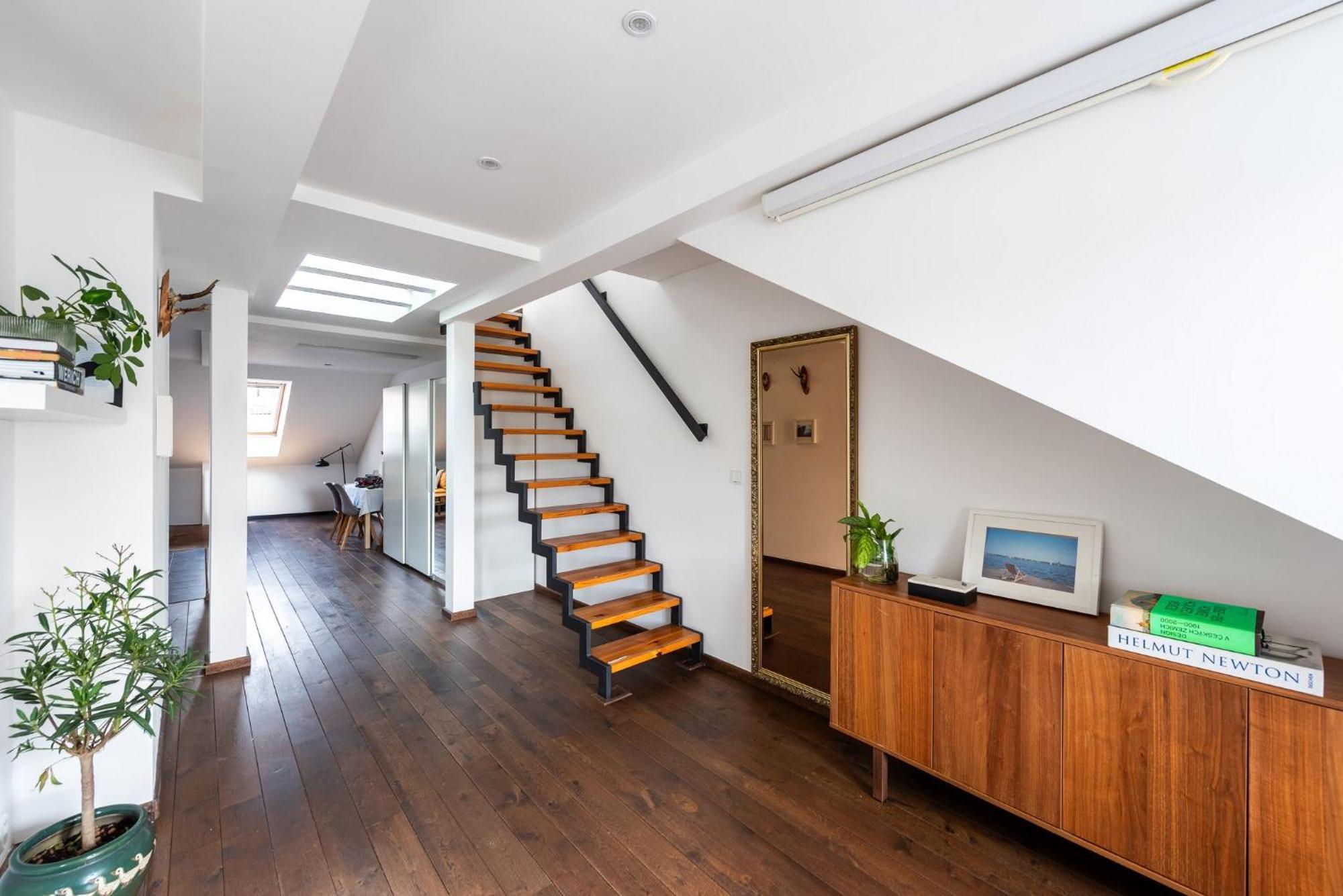 Charming In Vrsovice With Roof Terrace Apartment Prague