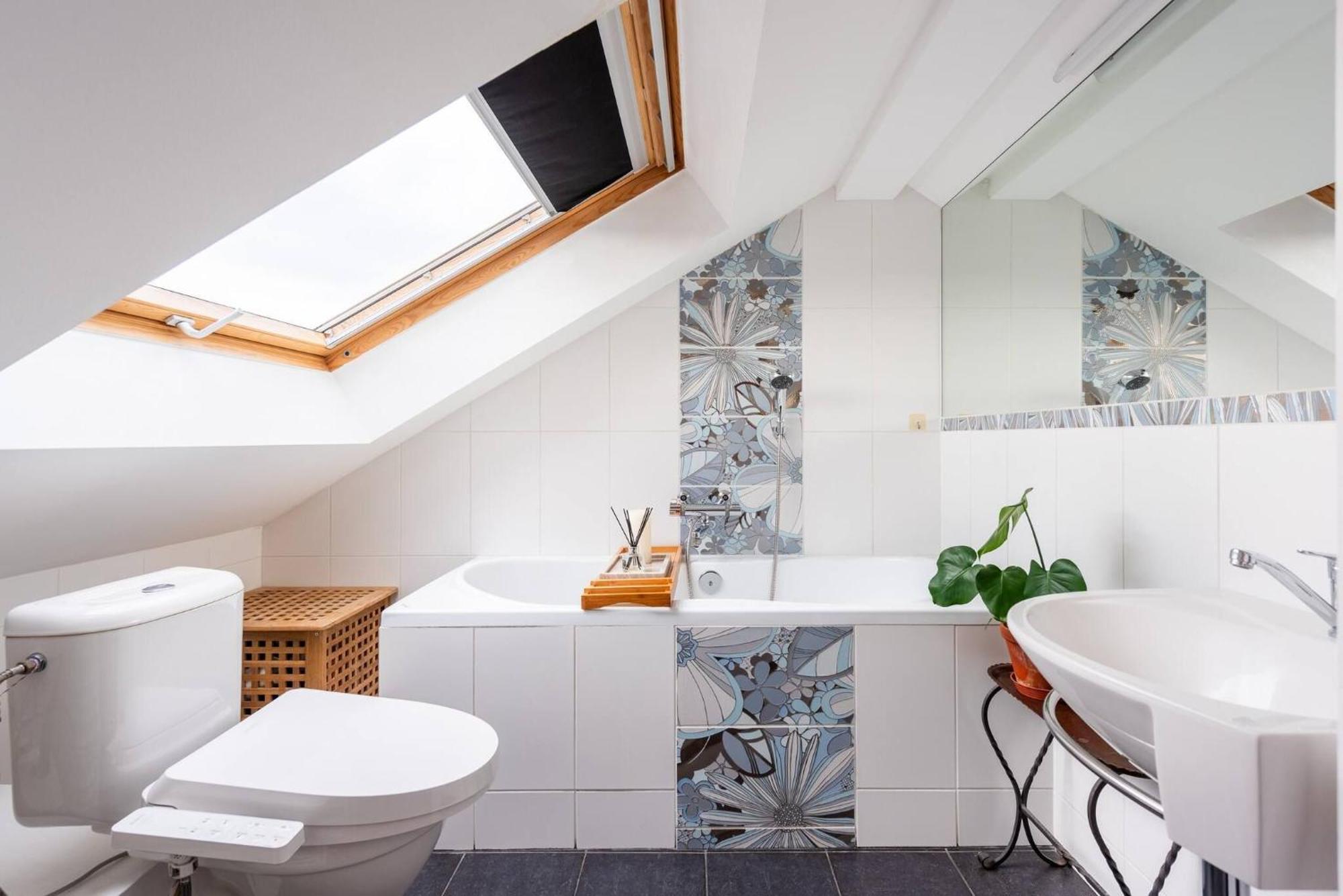 Charming In Vrsovice With Roof Terrace