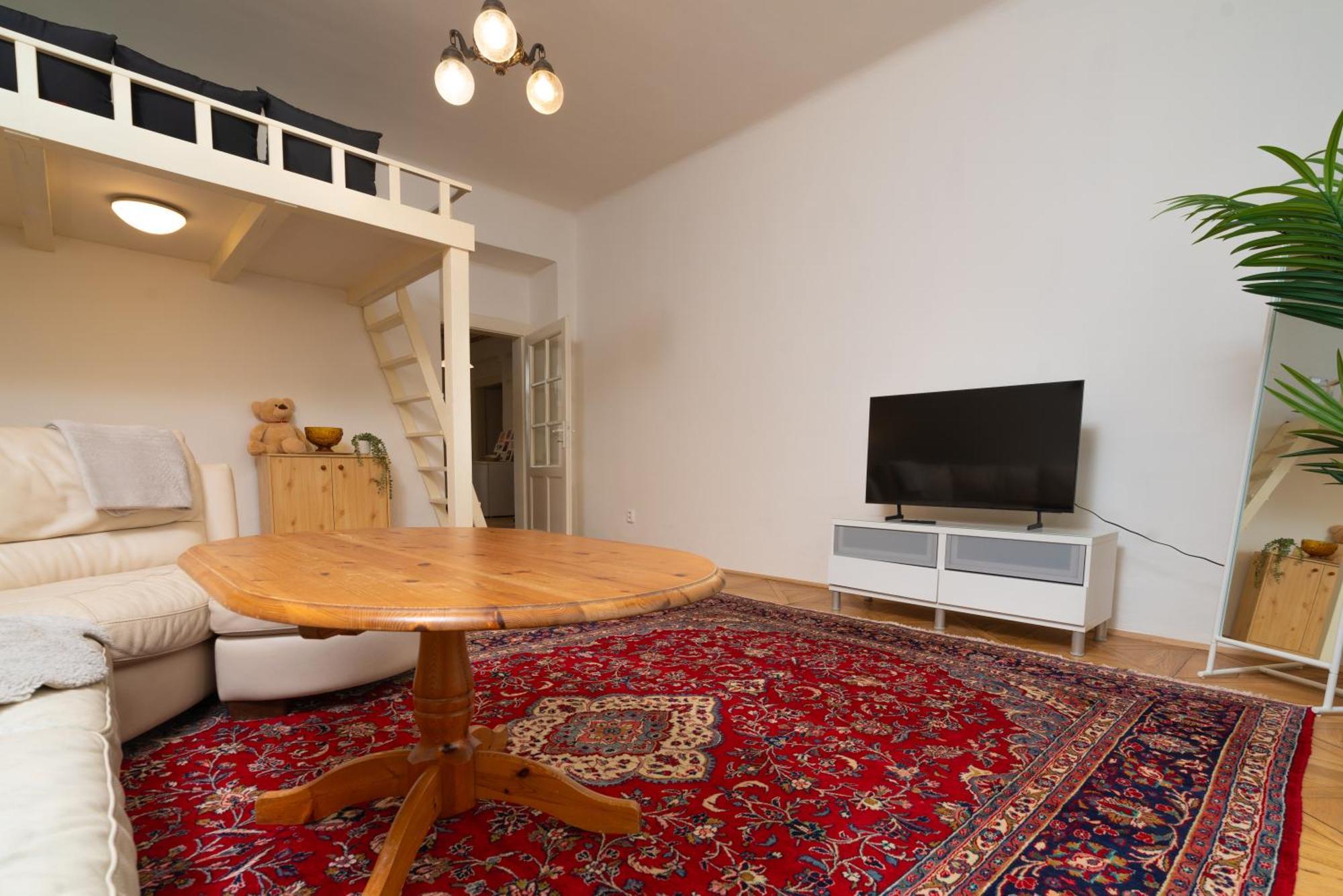 Vinohrady Apartment *