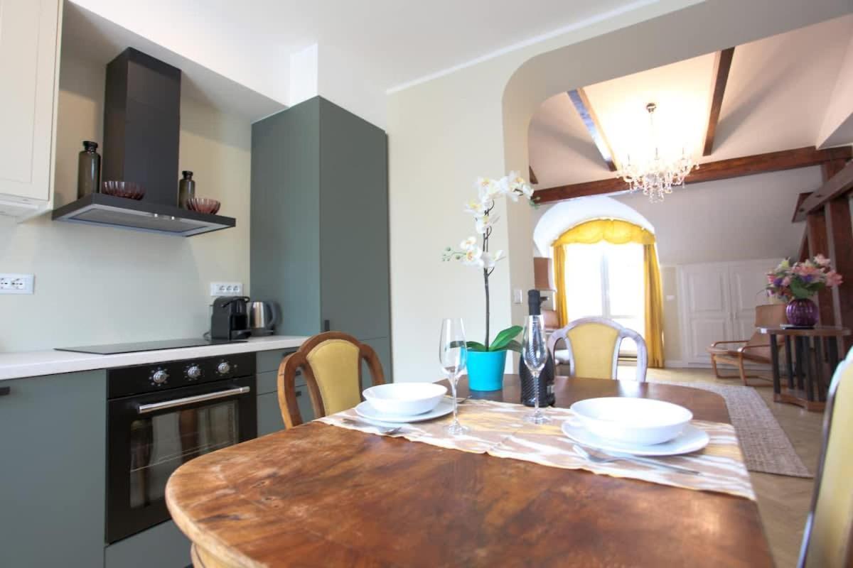 Charles Bridge Unique Maisonette Apartment Prague