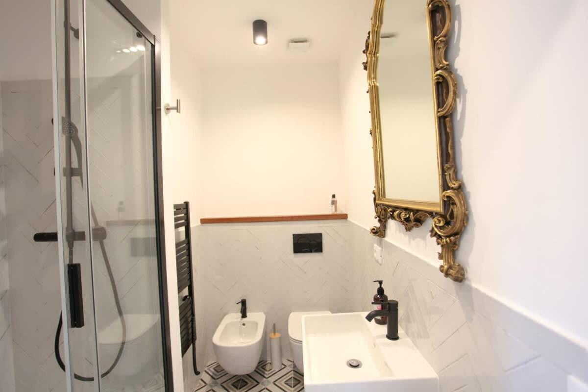 Charles Bridge Unique Maisonette Apartment Prague