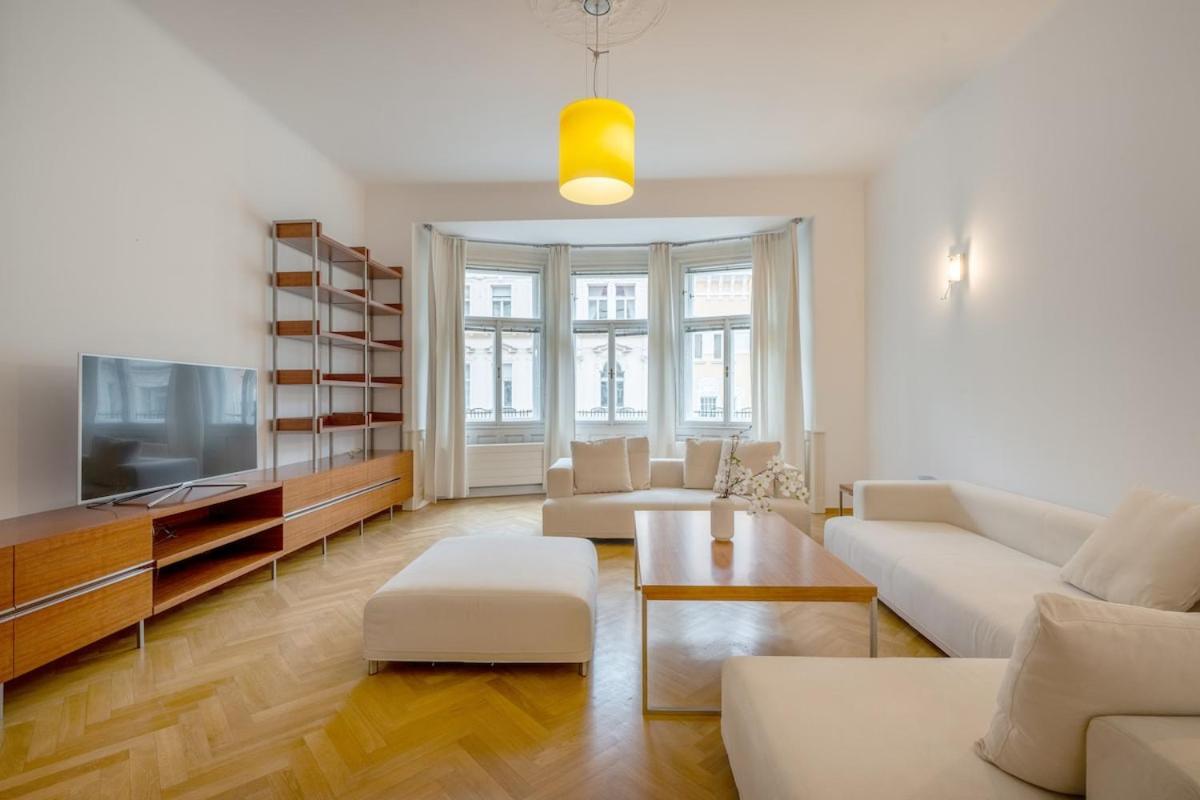 Apartment Bright Oldtown 2bdr