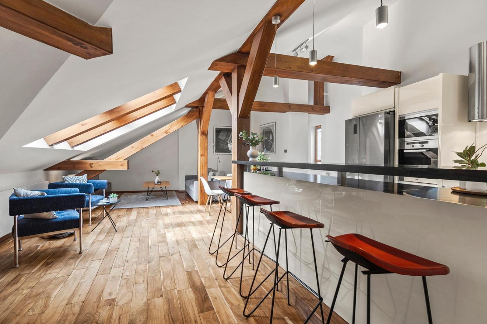 Days - Spacious 117m2 Attic Retreat W Ac - Near Old Town Sq * Prague