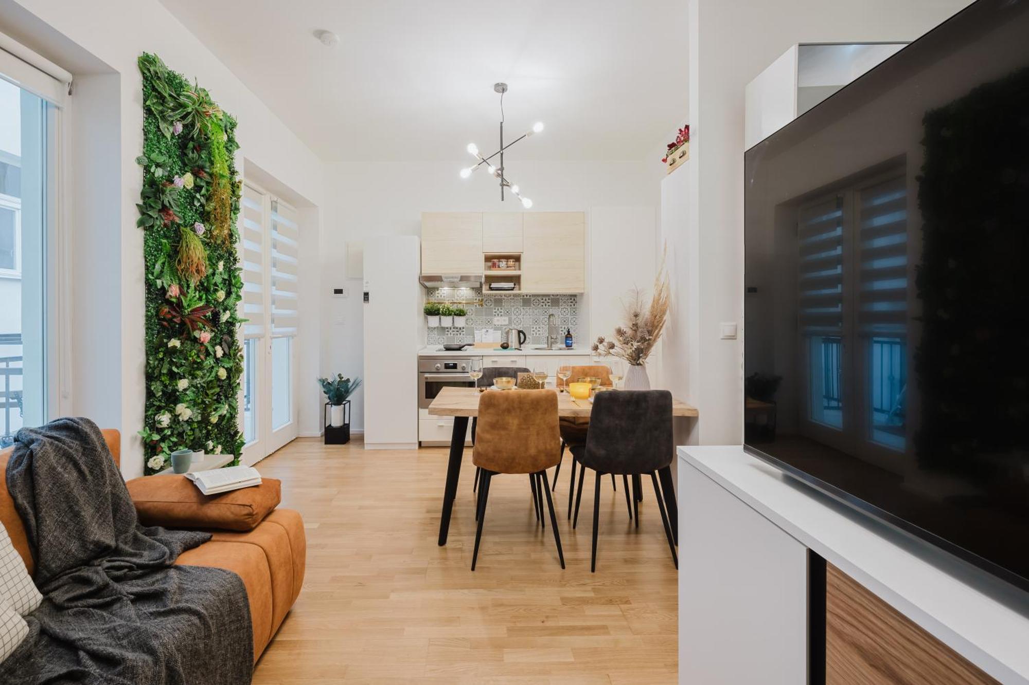 Days - With Balcony And Netflix In Location * Prag