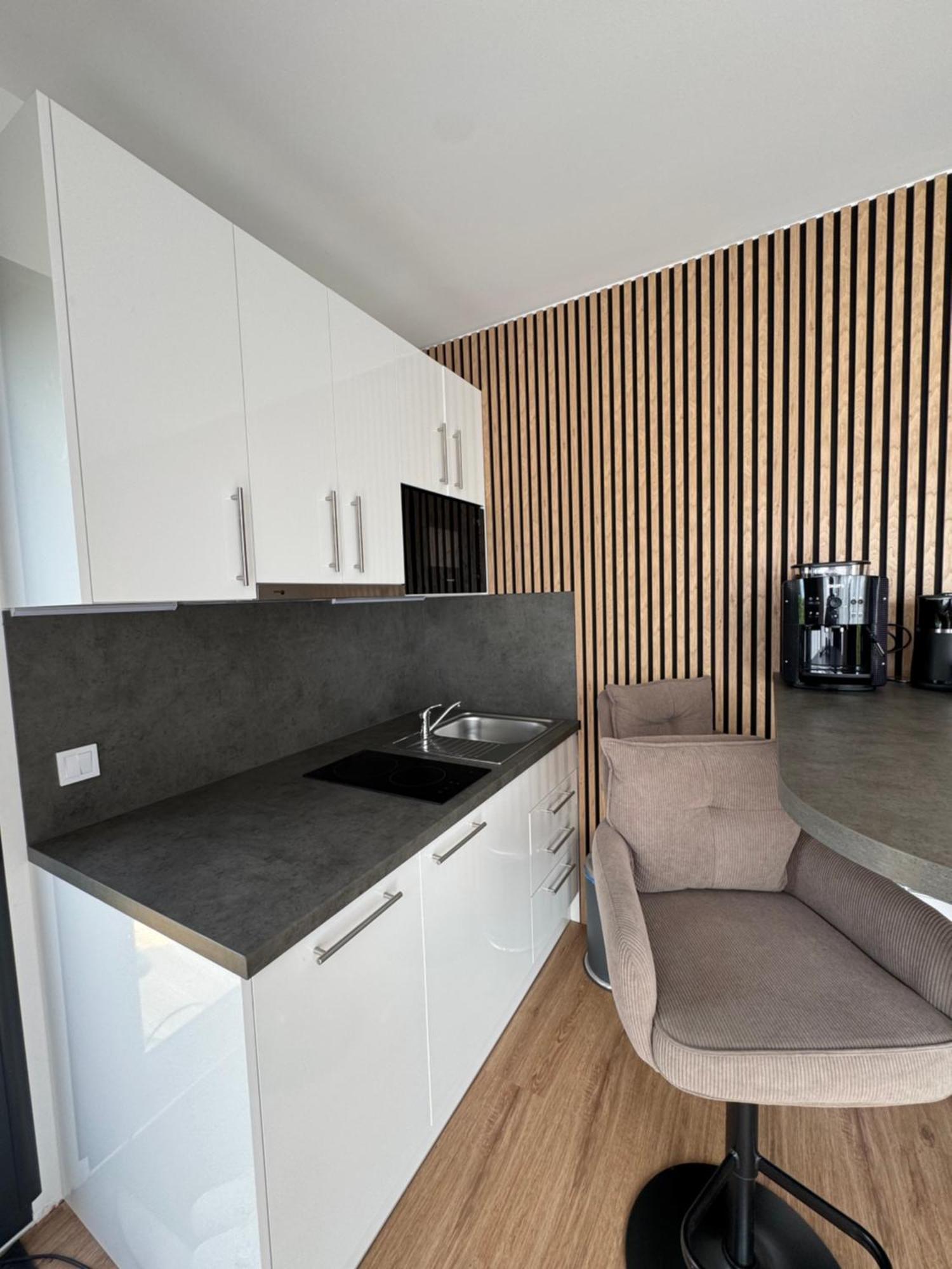 Apartment Airport Luxury & Prague