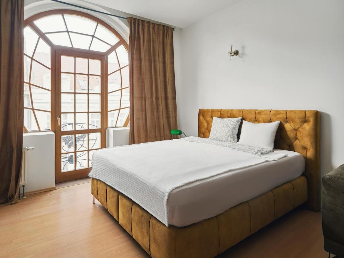 Beautiful Old Town Penthouse Apartment