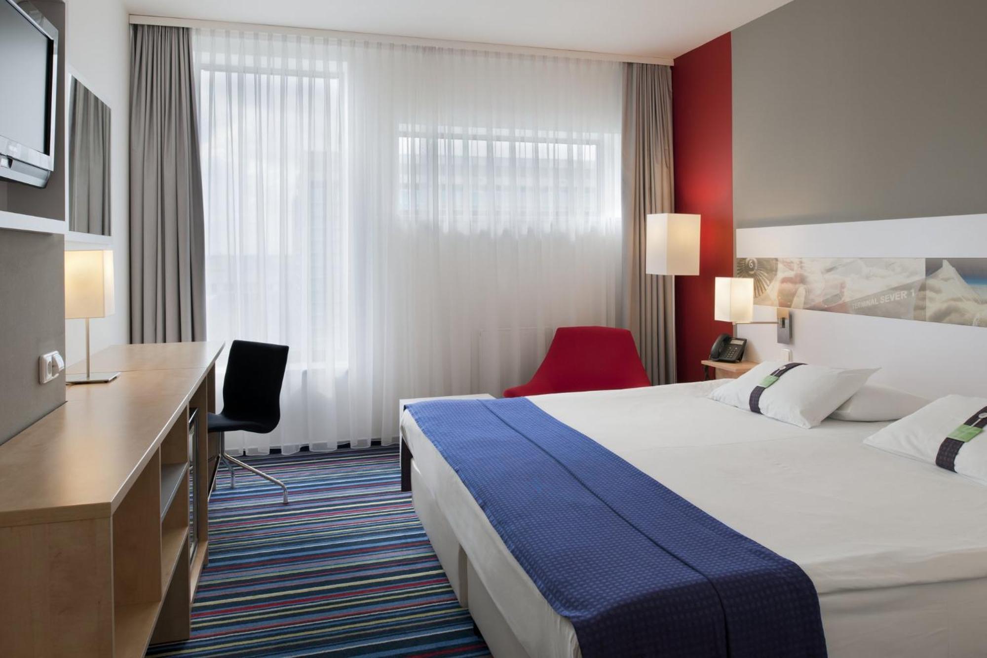 Hotel Airport By Ihg 4*