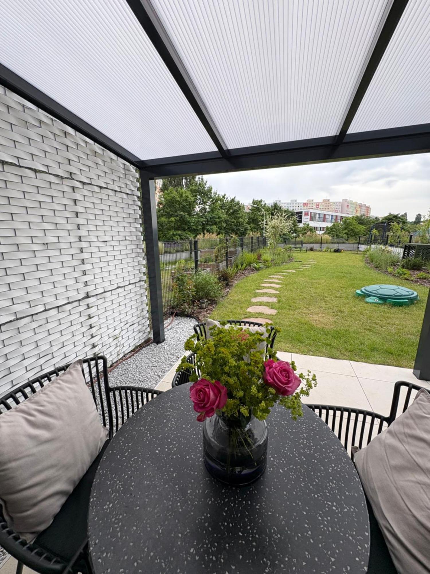 Beta - Free Garage, Air Condition, Garden, At Metro, 2nd Parking On Request Apartment Prague