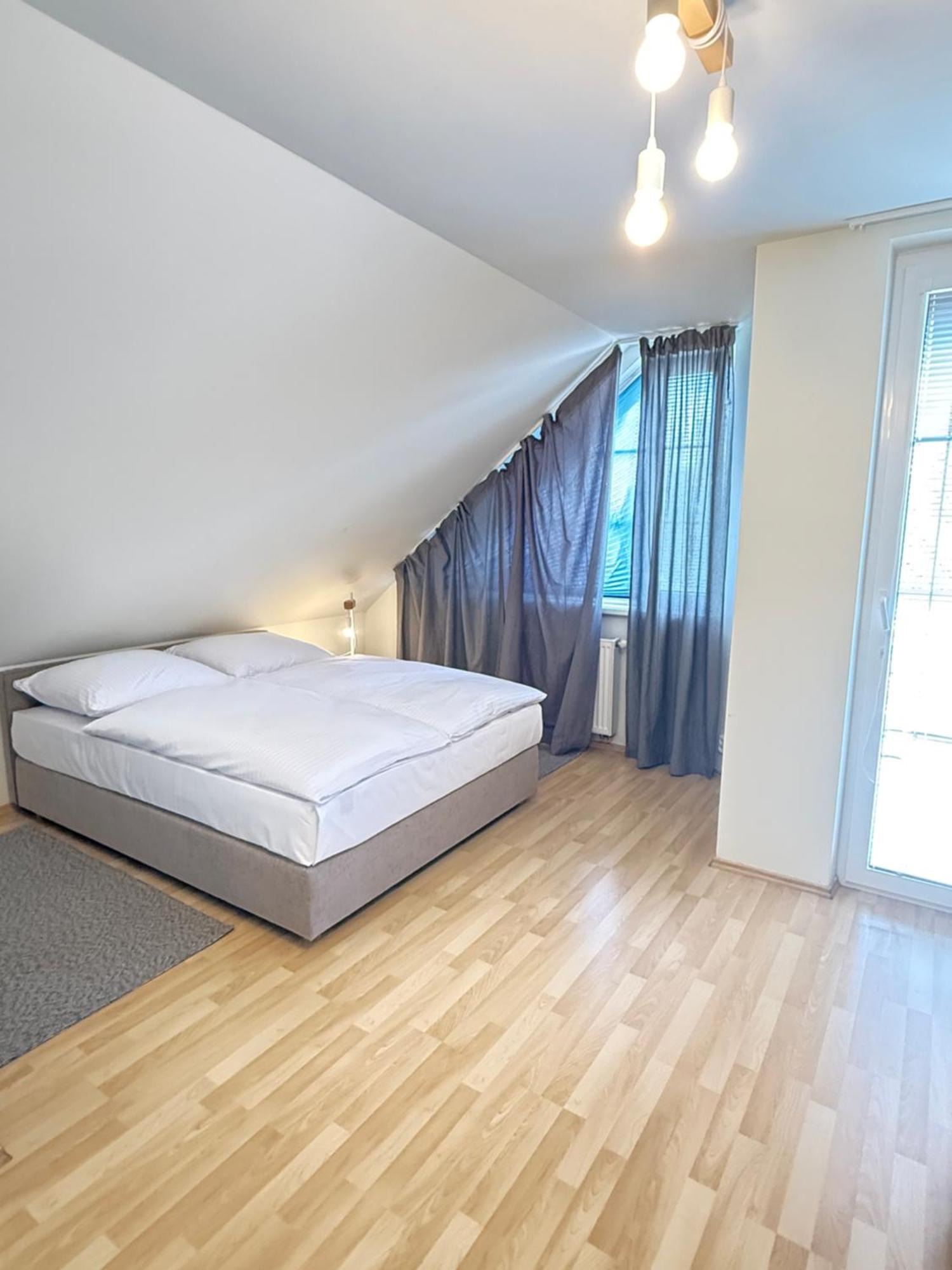 Diamondvilla, 4 Bedroom Apartment, Garden & * Praga