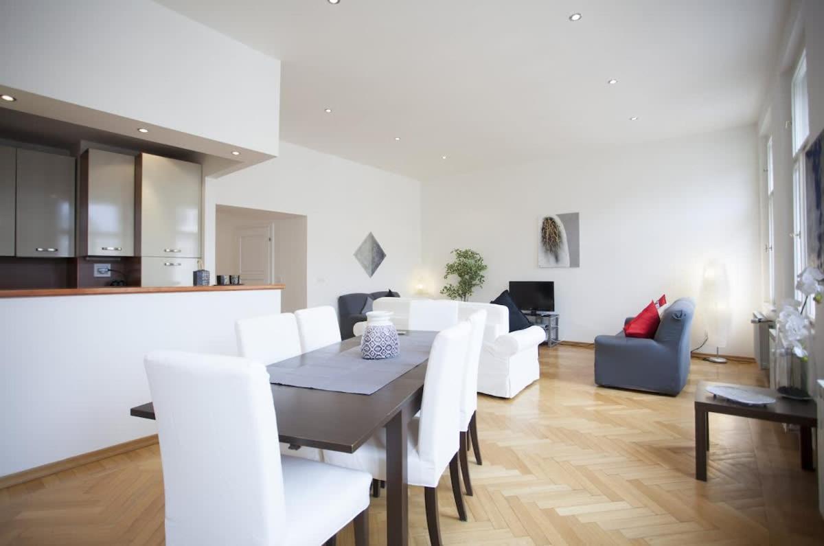 Apartment Charles Bridge *