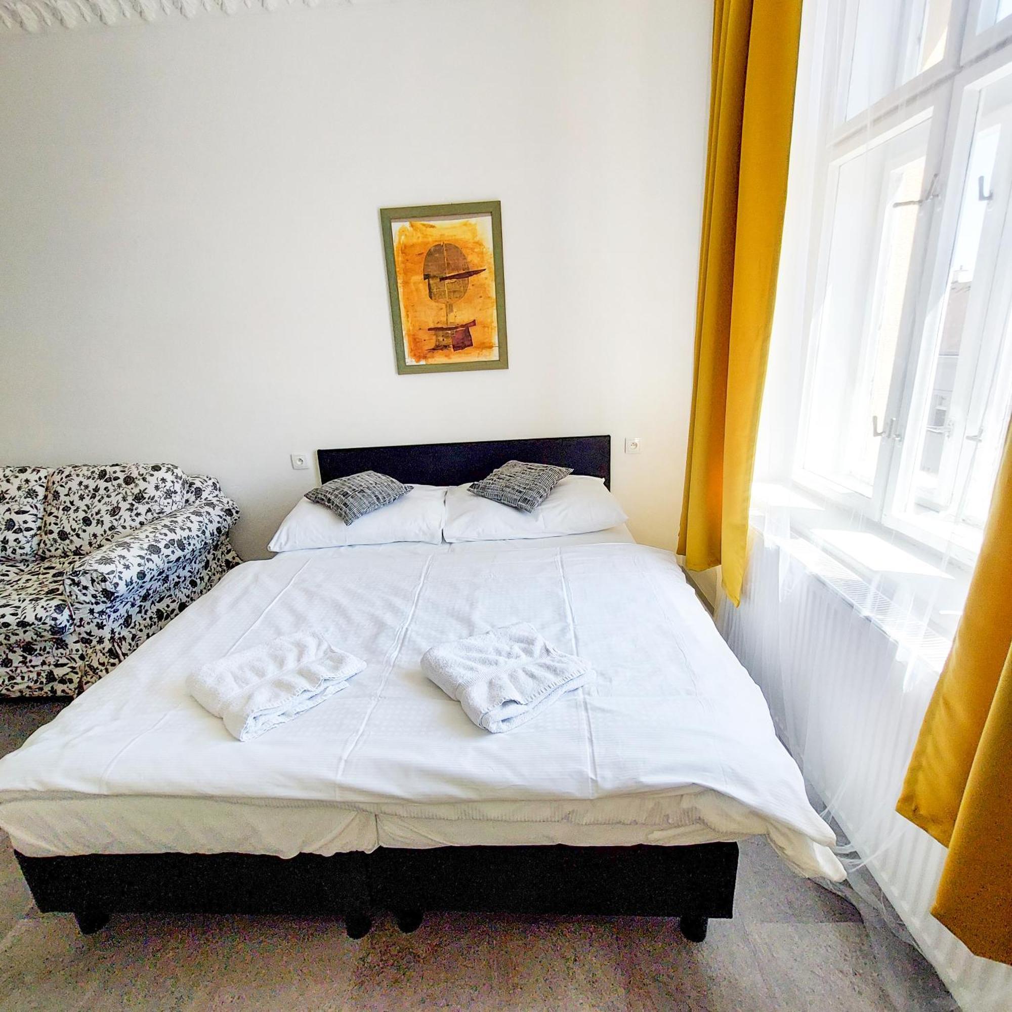 Sofa Room G2 Prague 7 Pansiyon Prag