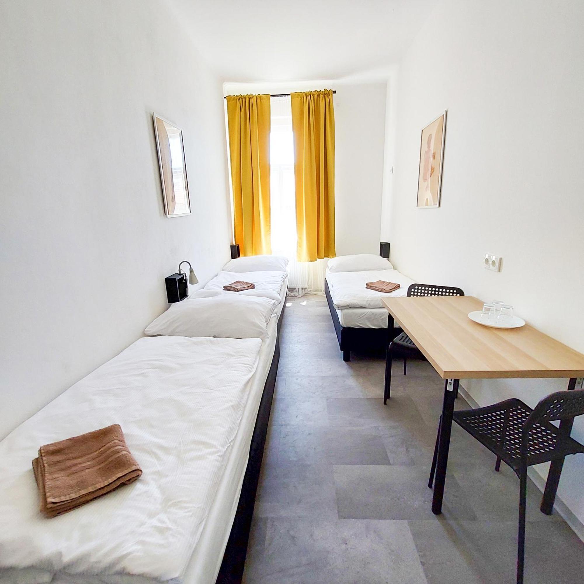 Practical Near The Main Station H3 Homestay Prague