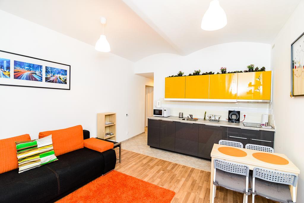 Old Town Apartment *