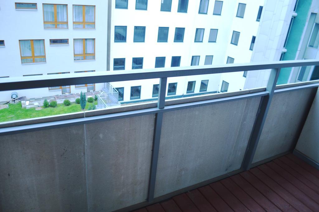 Apartment 3d *