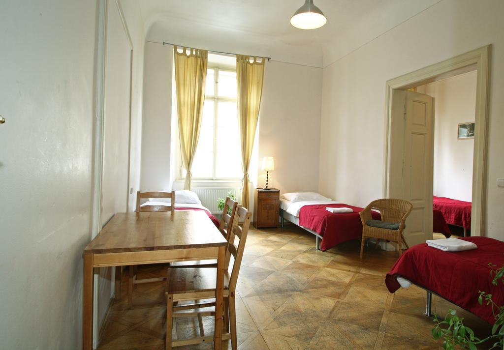 Little Town Budget Prague