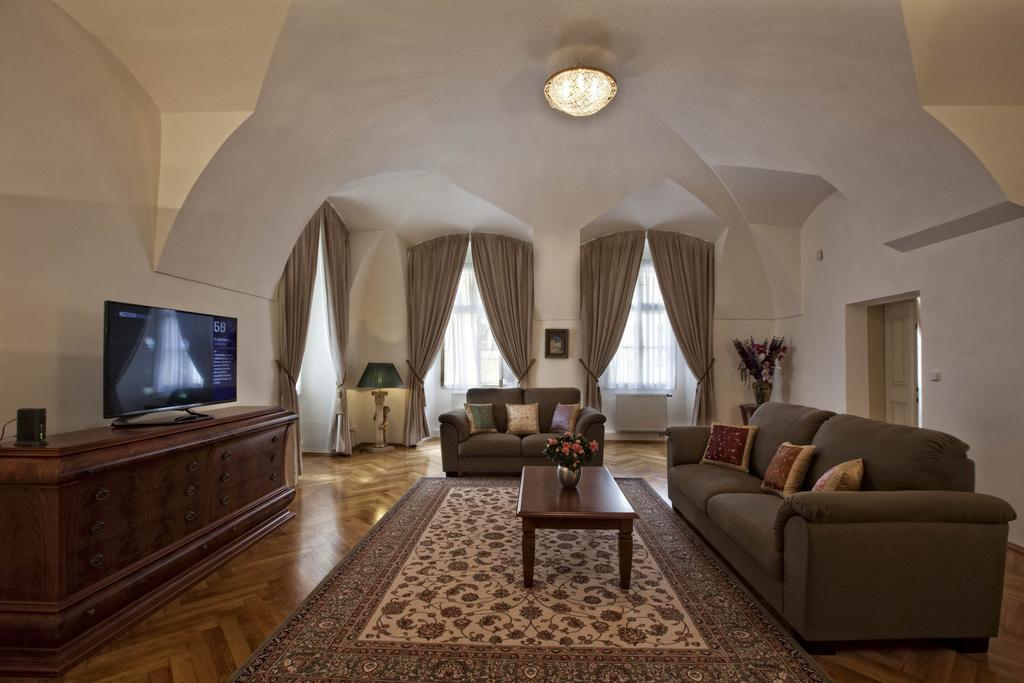 Old Town Square Bambur Apartment Prague