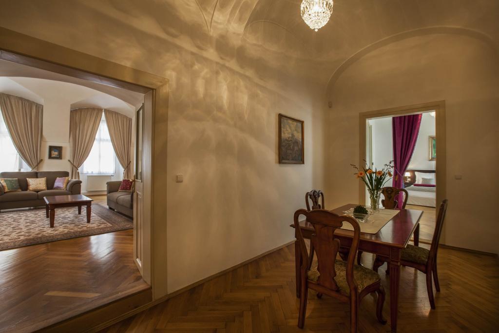 Apartment Old Town Square Bambur *
