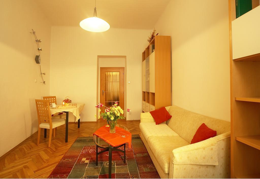 Apartment Vysehrad With Free Parking Prague