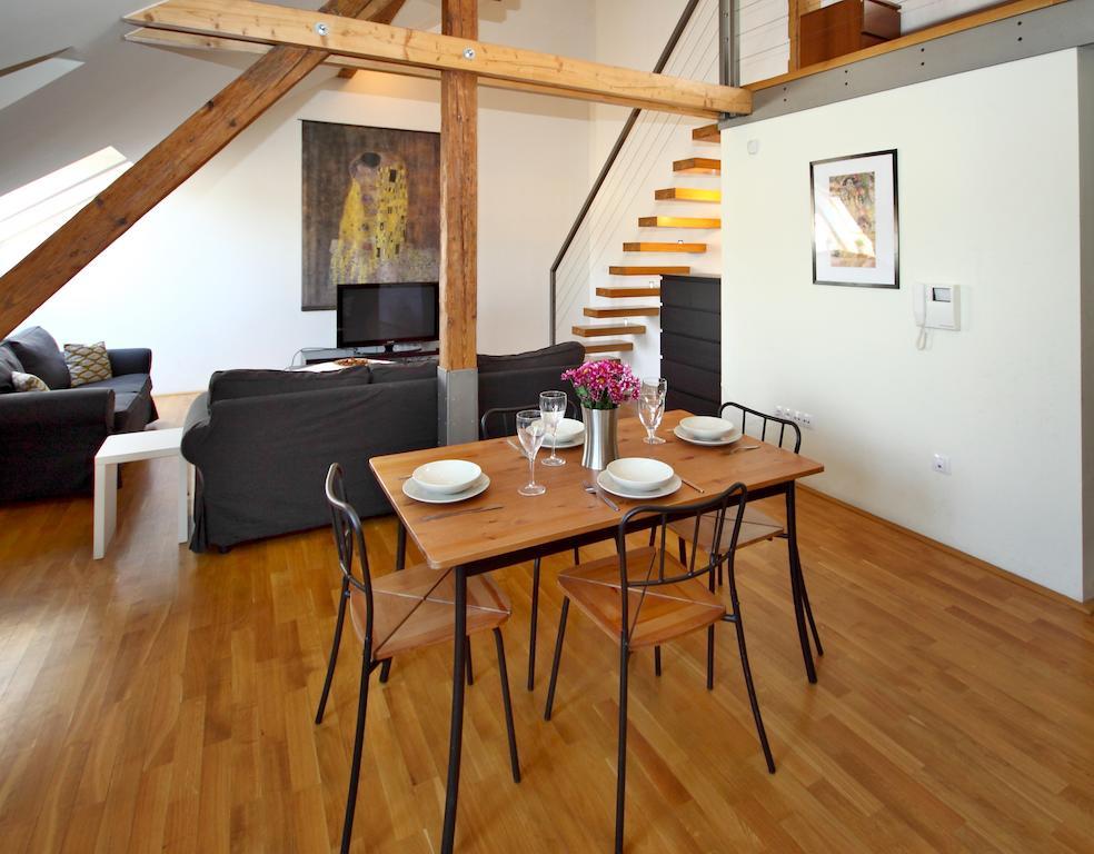 Appartement River View *