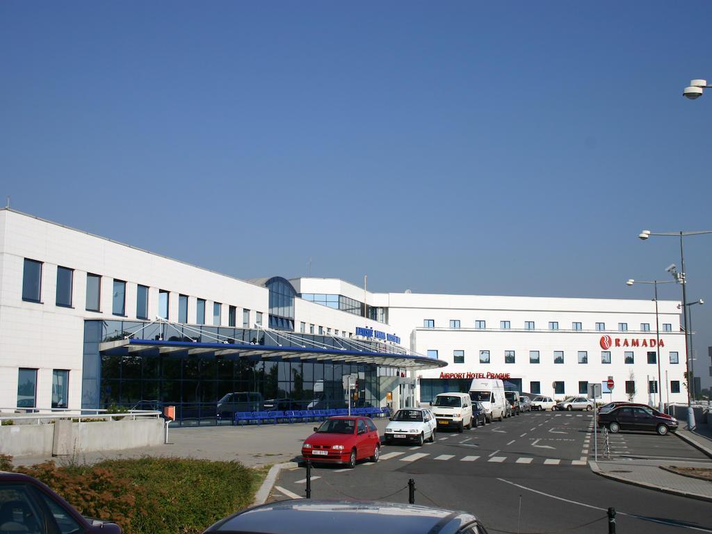Ramada Airport Otel Prag