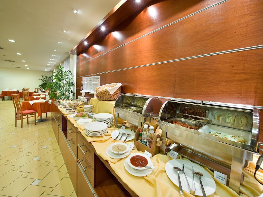 Ramada Airport Otel