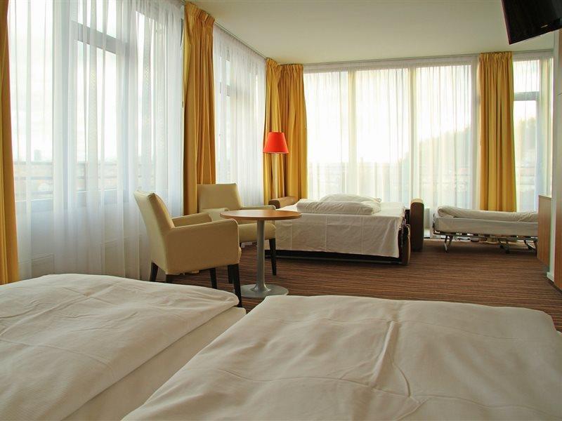 Hotel Akcent 3*