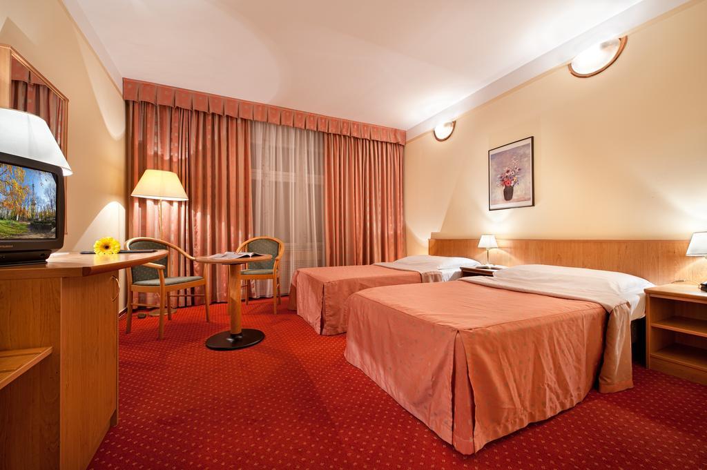 Hotel Aron 3*