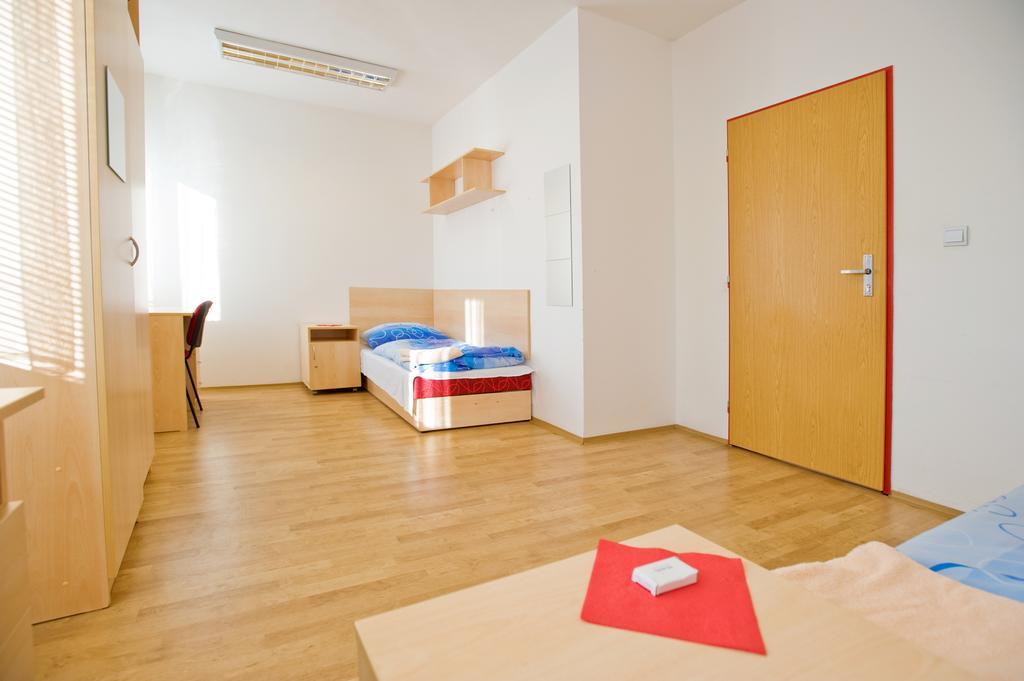 Hotel University Hotel 2*