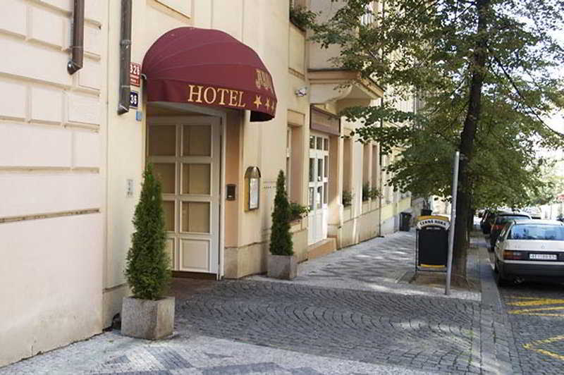 Hotel Abri 3*