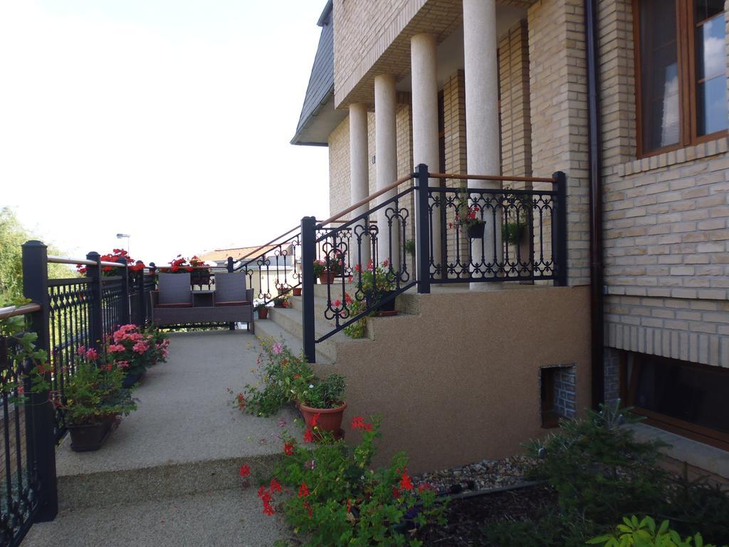 Nad Helmrovkou Homestay Prague