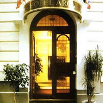 Aron Hotel 3*