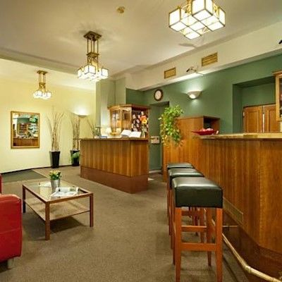Aron Hotel