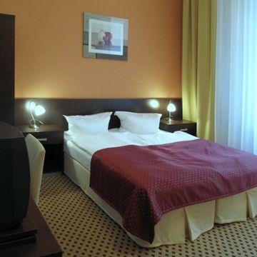 Royal Plaza Otel