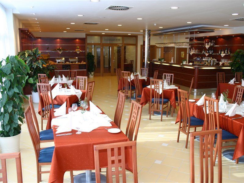 Ramada Airport Otel Prag