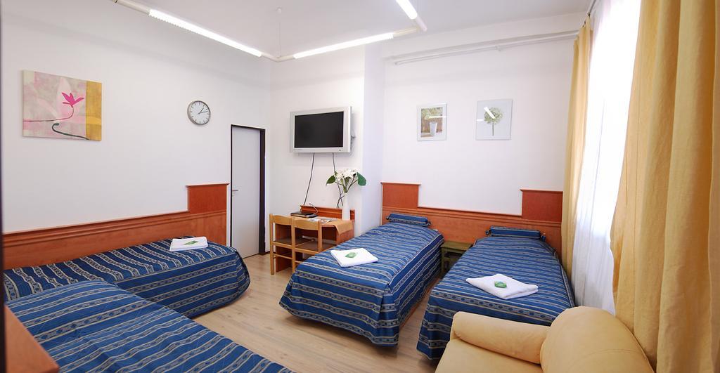 Free Zone Hostel Prag