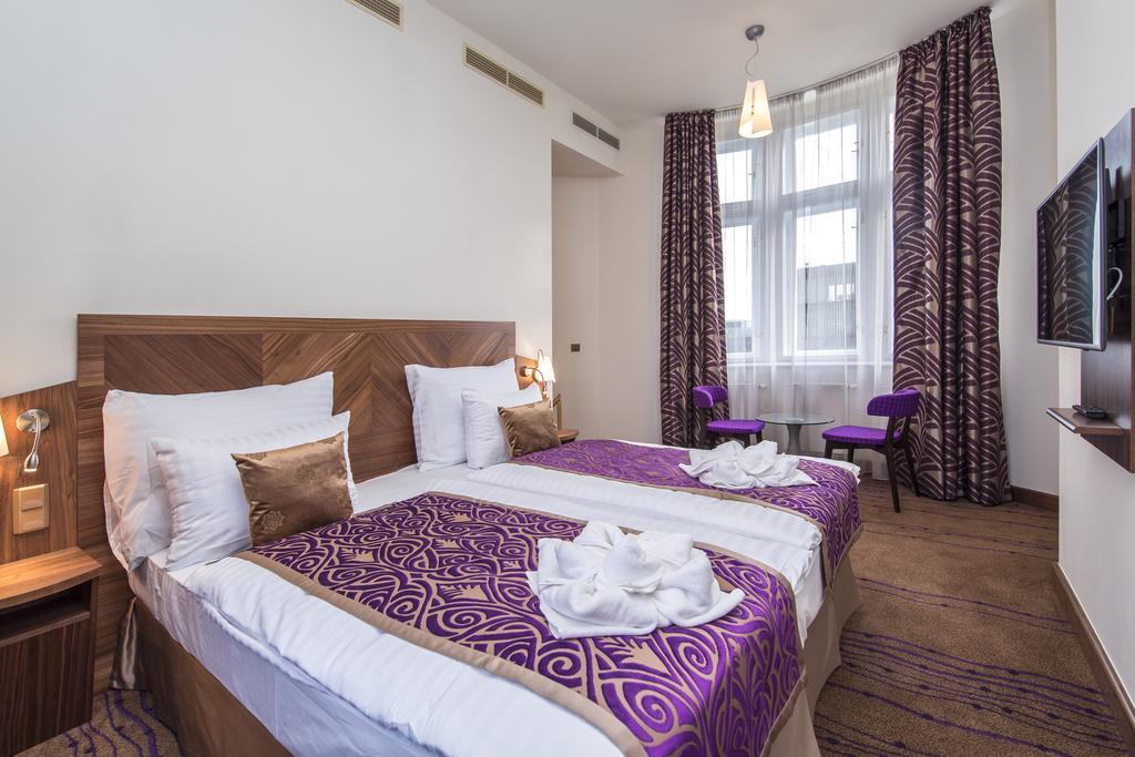 Hotel Merchants Crown Suites And Spa