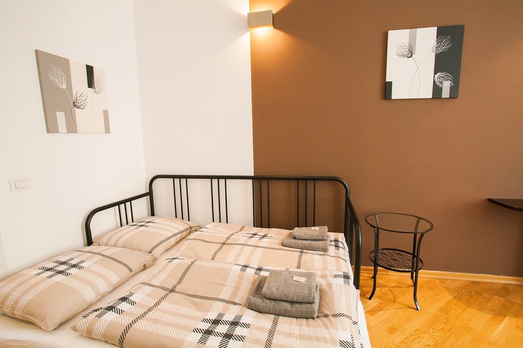 Sunny In Center Apartment Prague