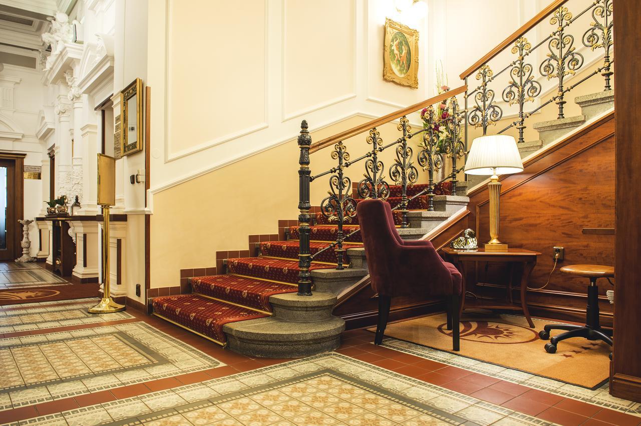 Boutique Seven Days Hotel