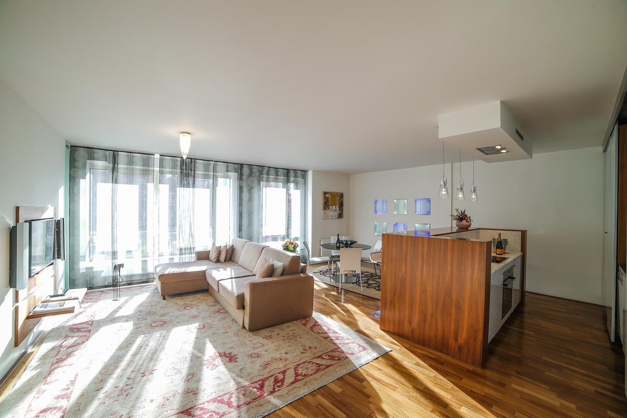 Myhouse 28. Rijna Prague