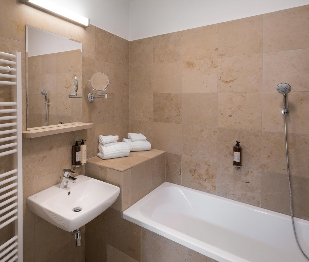Blue Oak Apart Otel 4*