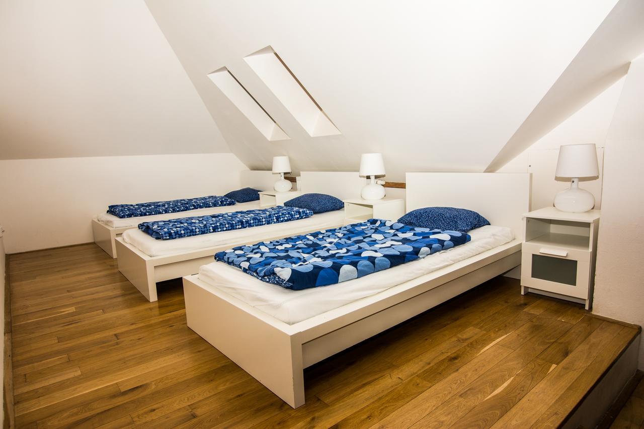 Hostel One Míru