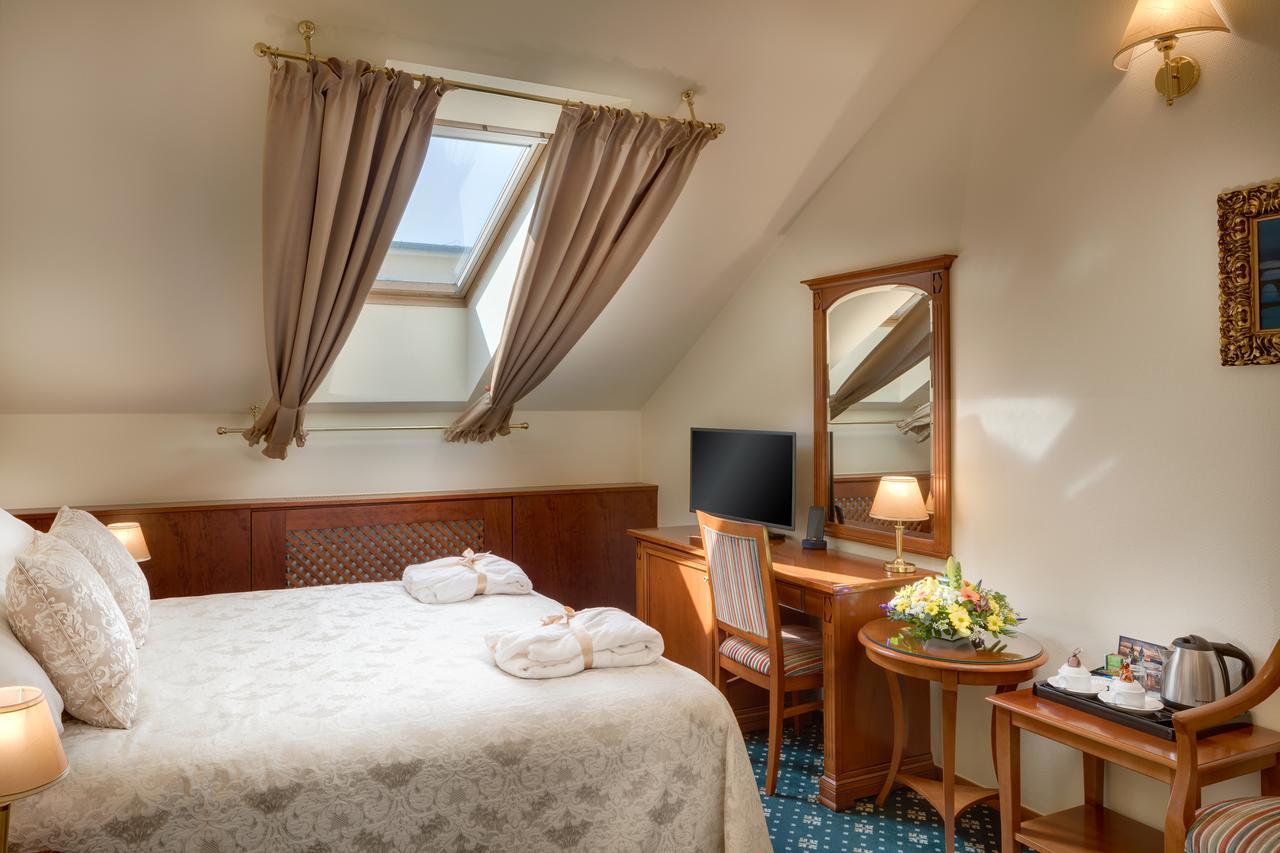 Boutique Seven Days 4*