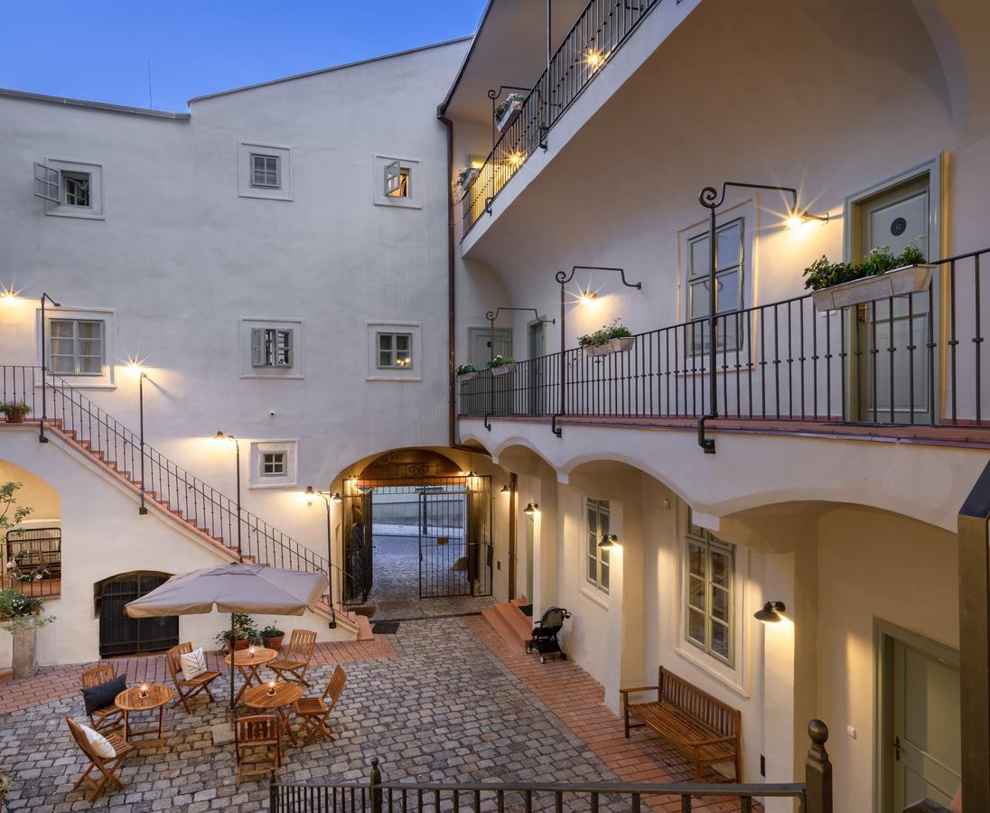 Blue Oak Apart Otel
