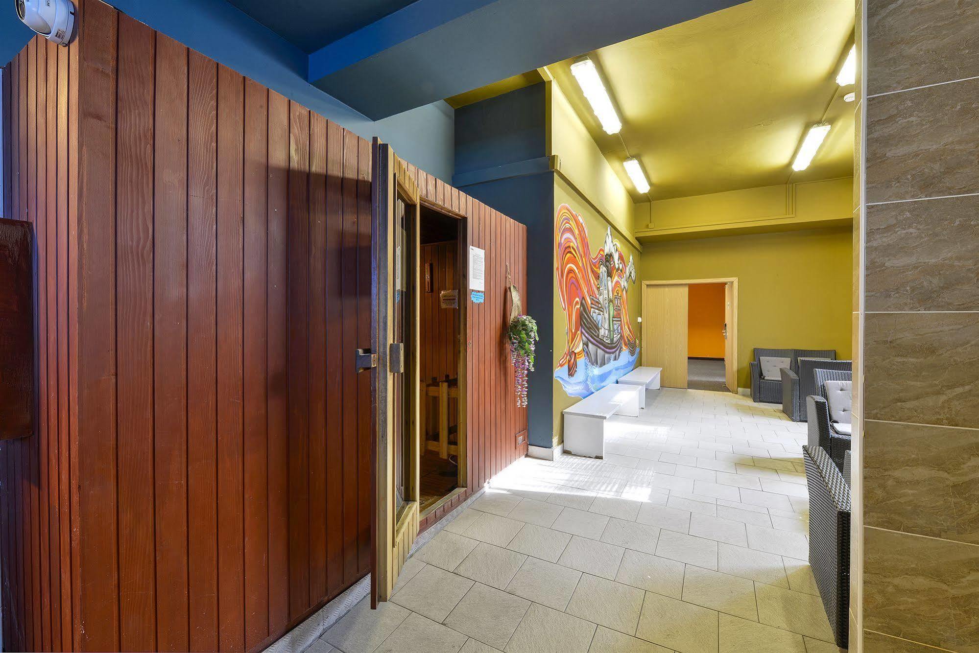 Plus Prague Hostel *