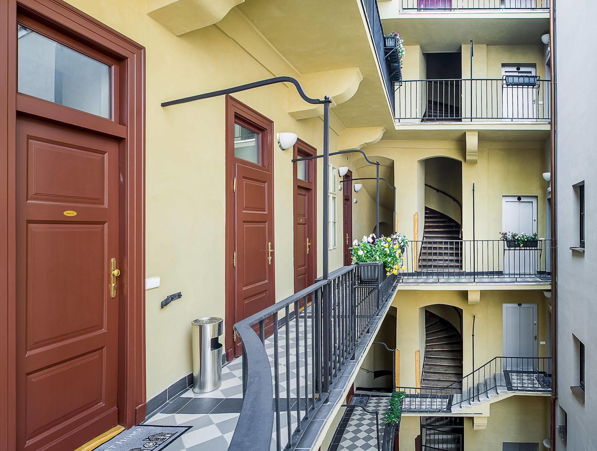 4 Arts By Adrez Apartment Prague