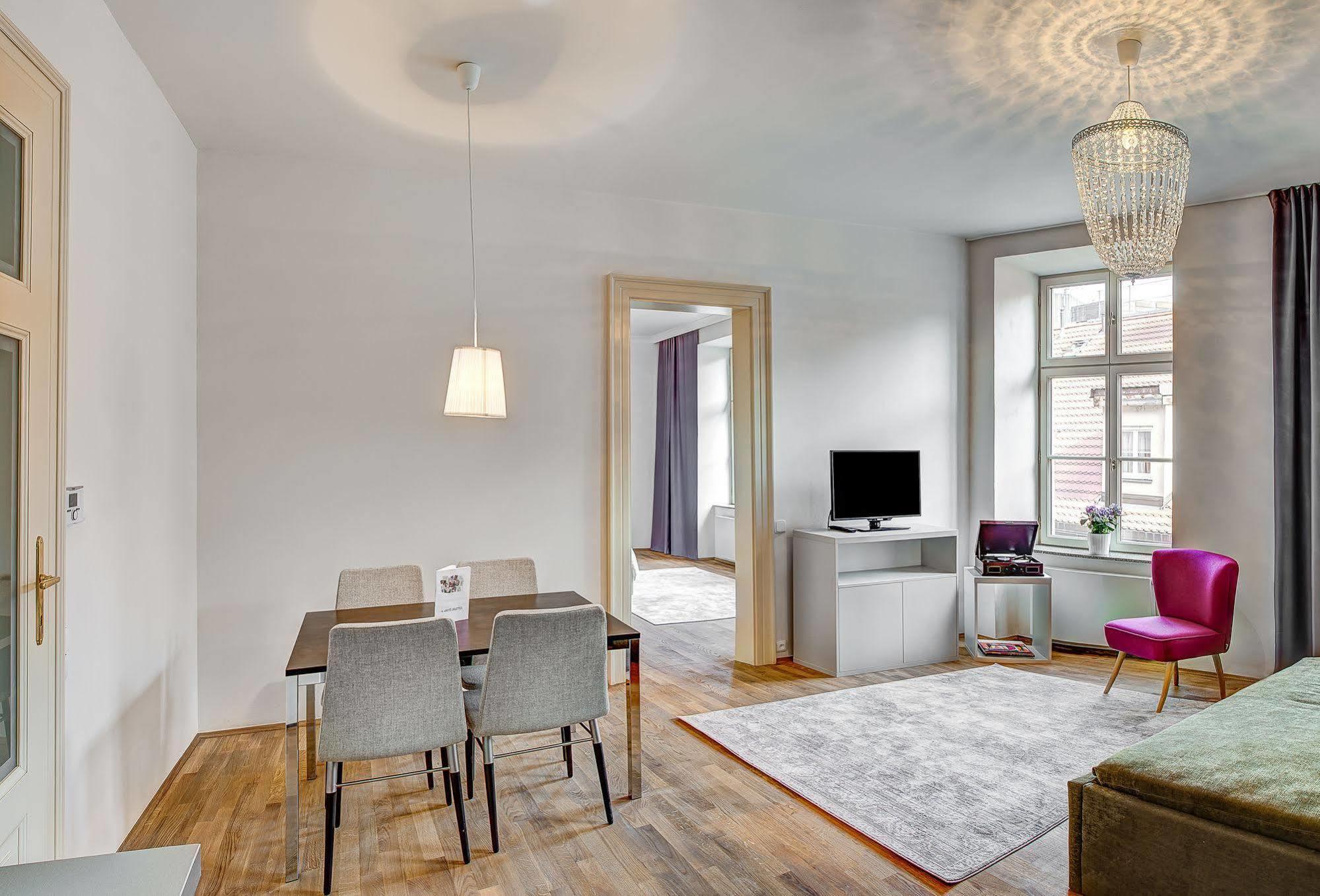 4 Arts By Adrez * Prague