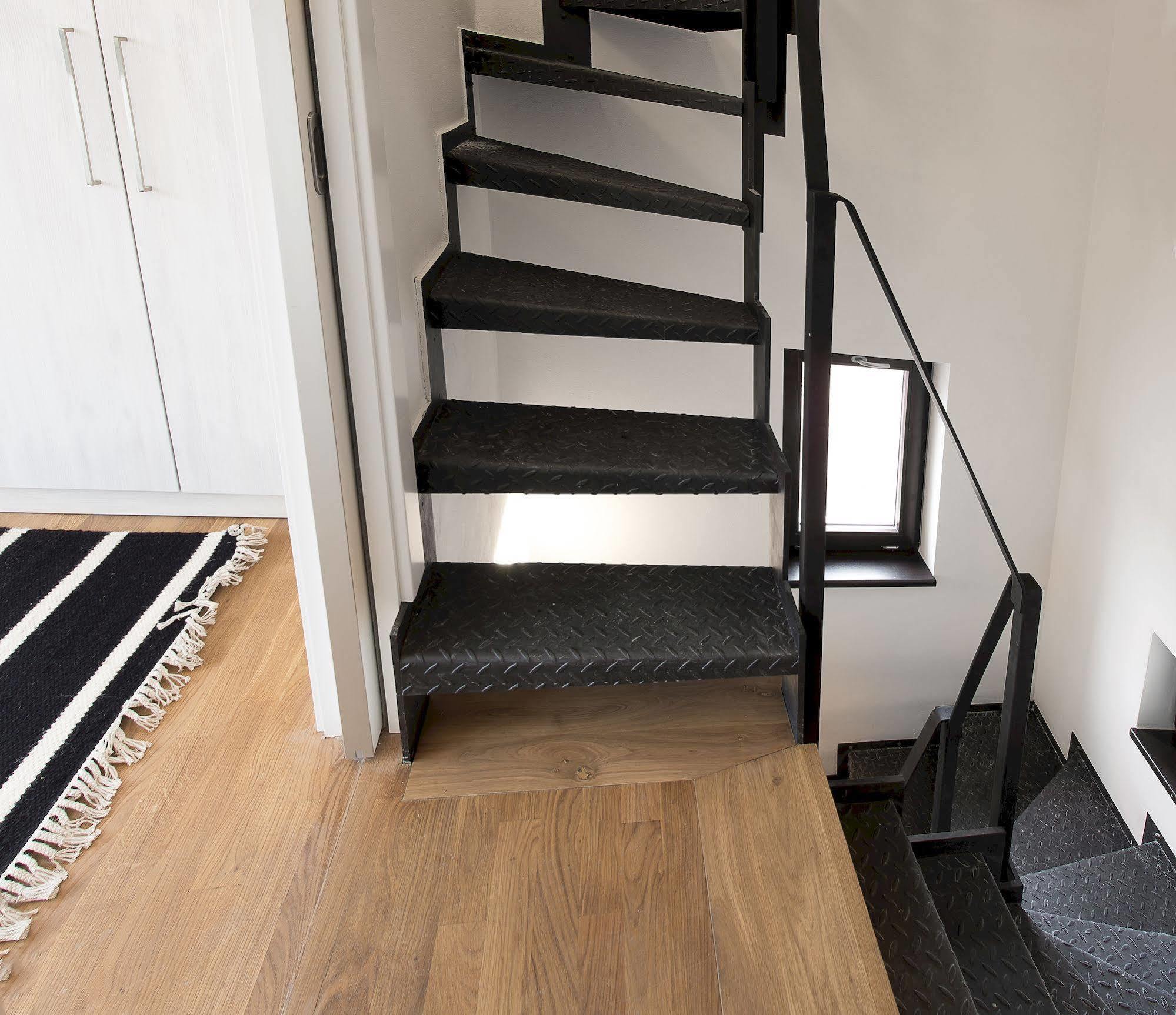 4 Arts By Adrez Apartment
