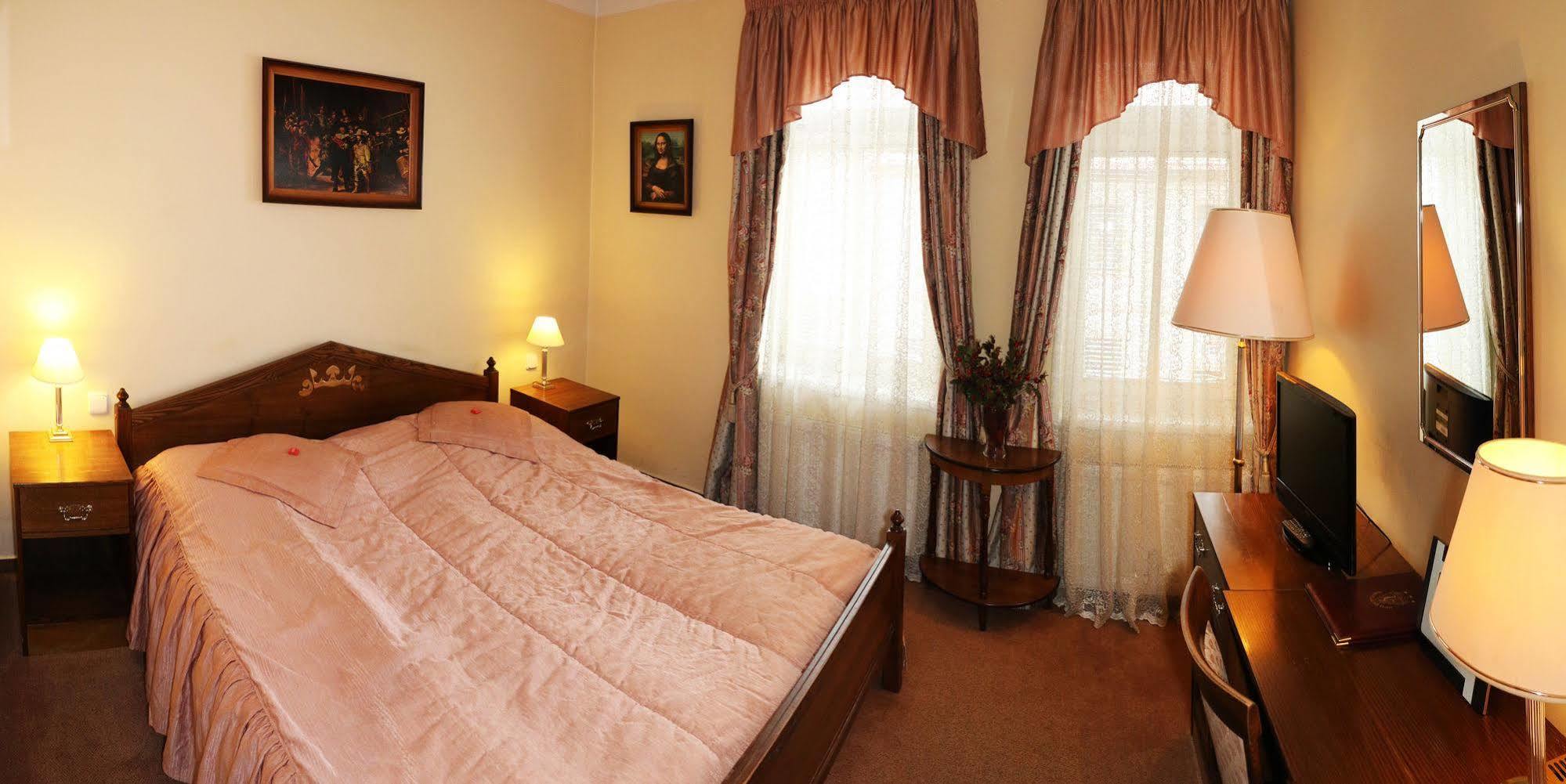 River Star Otel 3*