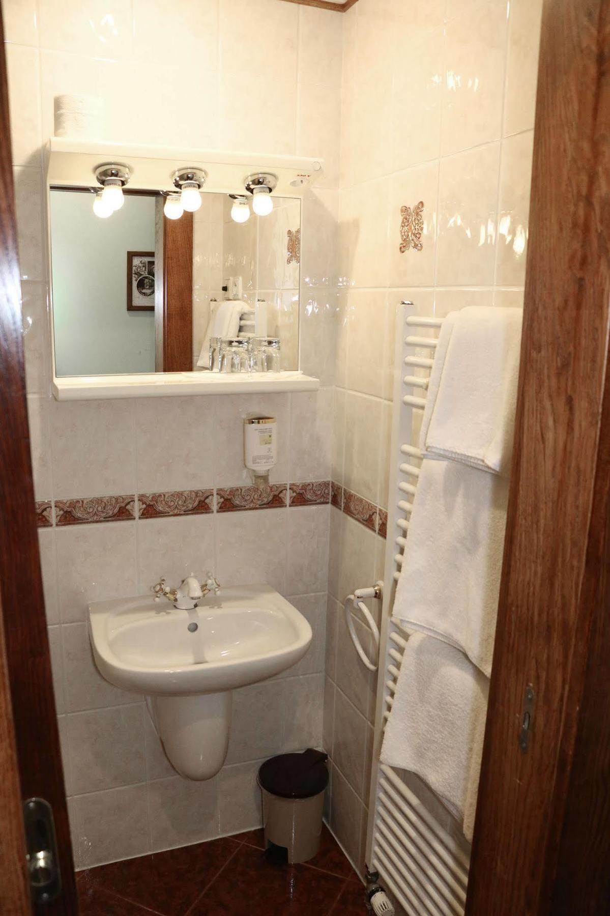 River Star Otel 3*